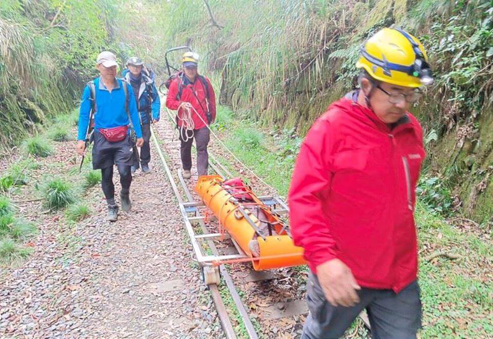 阿里山救難專用台車 少耗人力高救援量能
