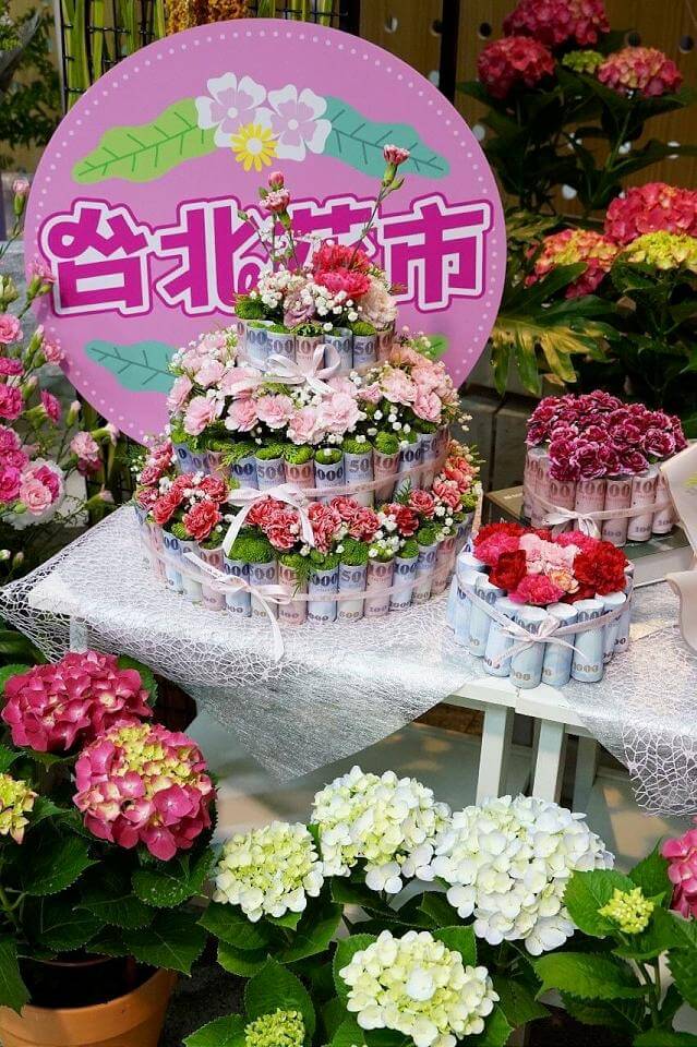 康乃馨贈母親佳節快樂 歡迎來台北花市逛逛