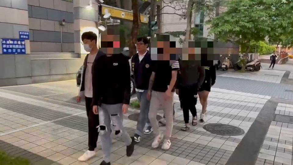 雙方口角糾紛撂人教訓 噴辣椒水持刀刺背行兇