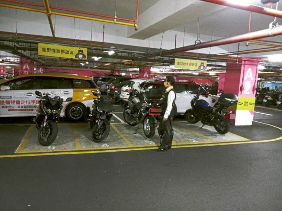 申訴大型重機比照汽車收費 因業者這標示車主芭比Q了