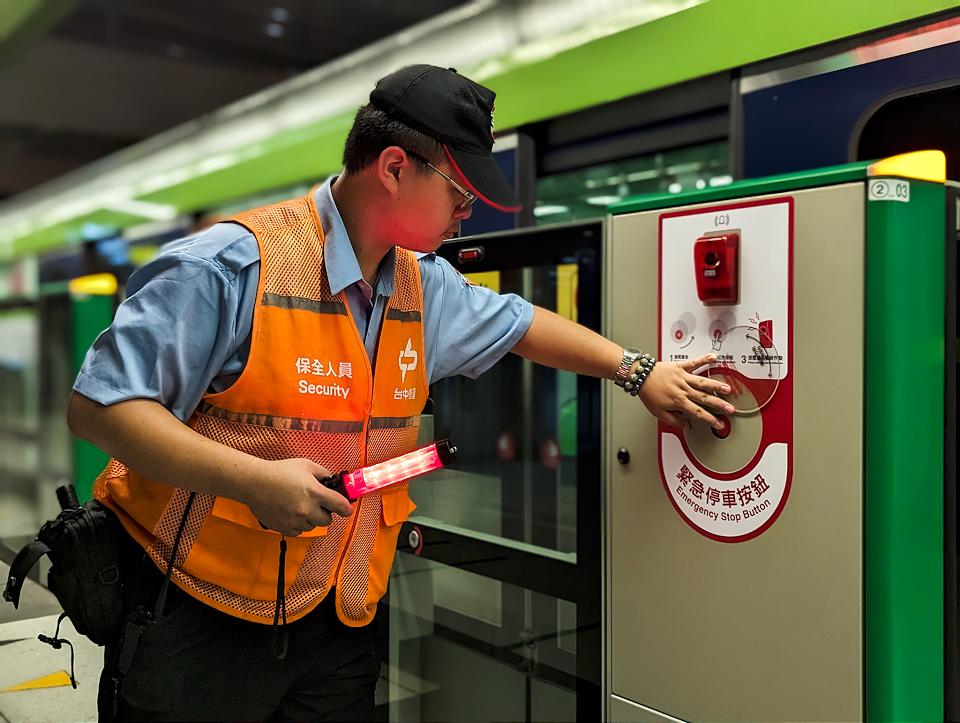 台中捷運月台緊急停車按鈕 市政府站正式啟用