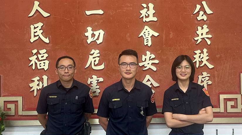 公車拋錨臨停車道 文一警神救援化解危機